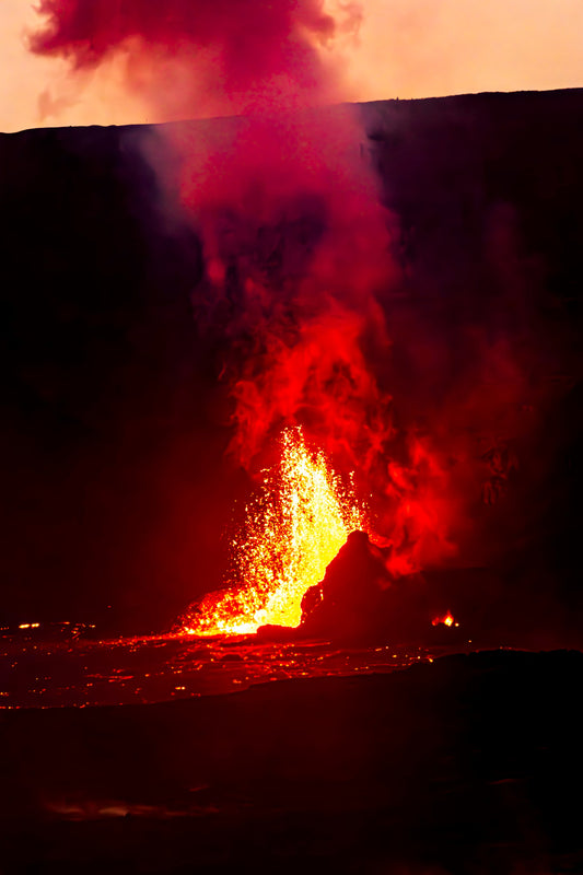 The Untamed Beauty of Hawaii’s Volcanoes – Capturing Pele’s Paintbrush in Action